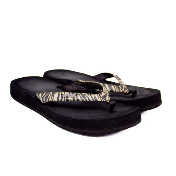 Reef Women's Size 7 Black Star Cushion Sandal Flip Flop Thong Style Open Toe GUC - Picture 2 of 9